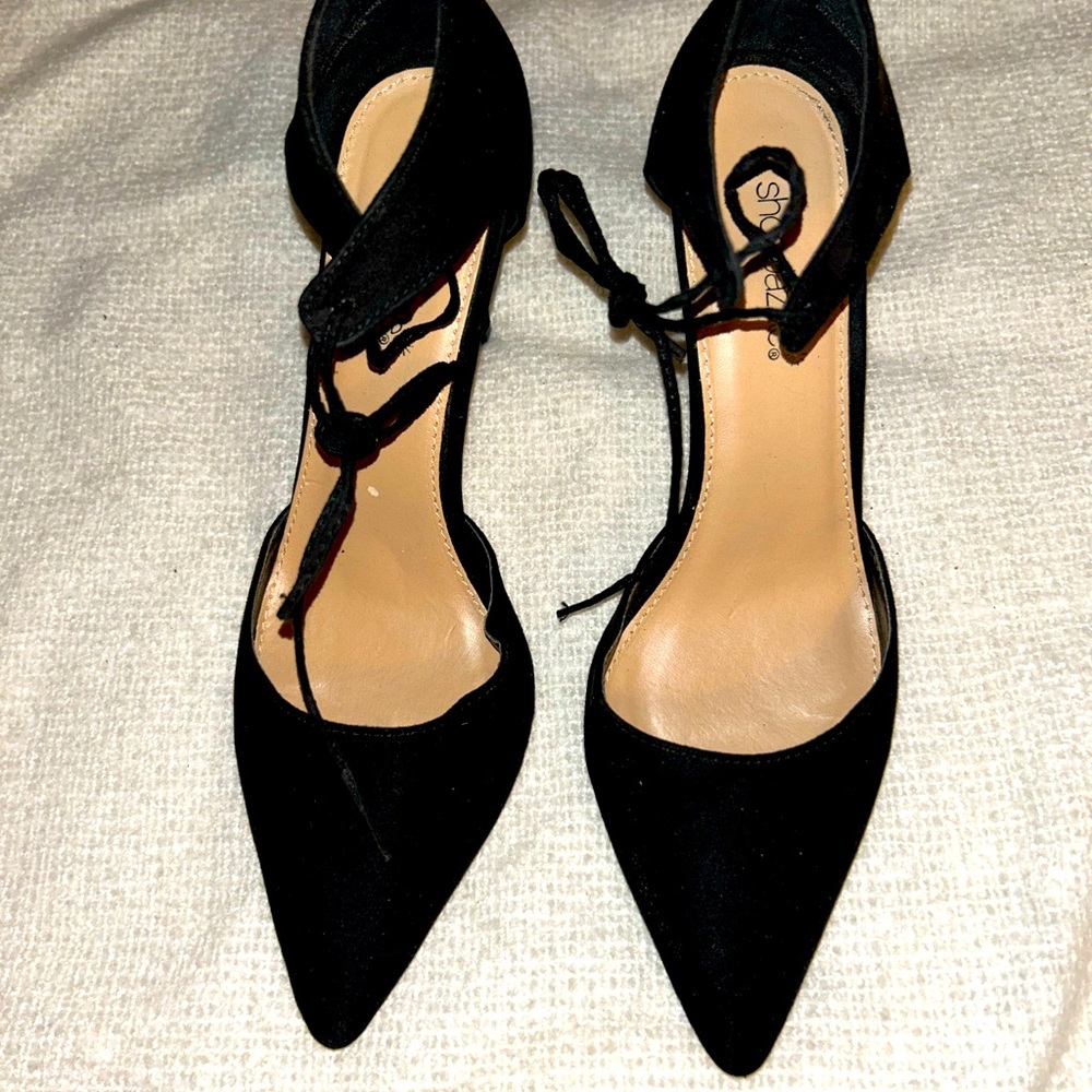 Shoedazzle Black Suede Tie-Up Heels – Size 9